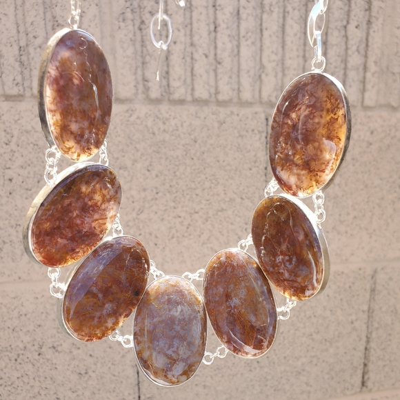 New Oversized Seam Agate Silver Statement Necklace. - Picture 4 of 13
